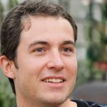 Testimonial from Robert M. describing the Range Rover Autobiography’s smooth ride and luxurious seating like a first-class lounge.